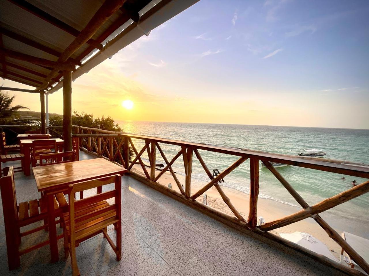 Hotel Mandala Beach Club Pendales Exterior foto